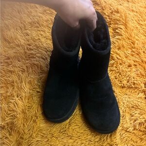 Women's Black Suede Faux Fur Lined UGG Boots